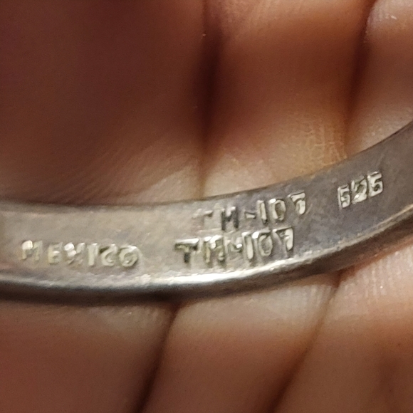 Vintage Mexico Sterling Silver Belt Buckle Form Hinged Bangle Bracelet - Picture 4 of 6